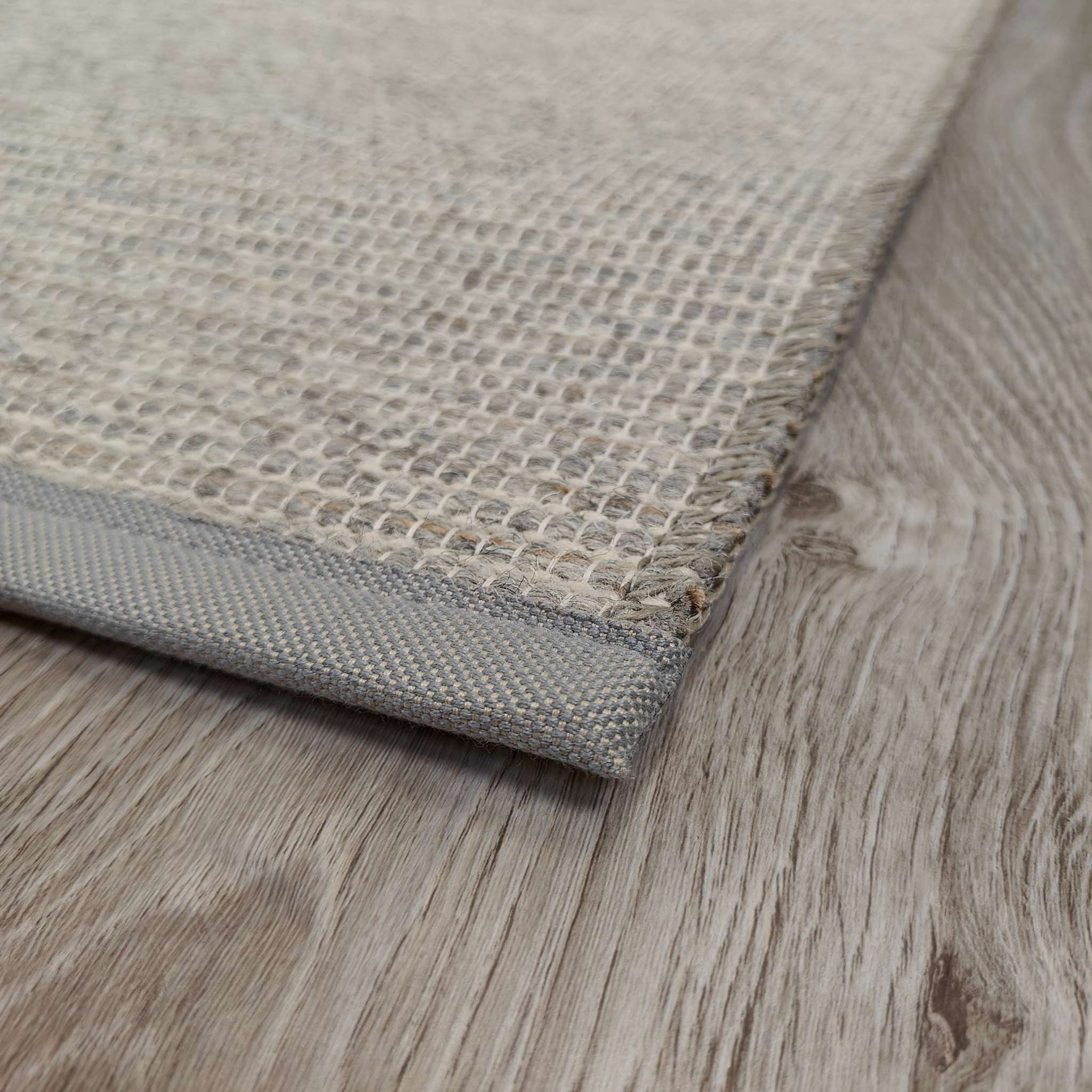 Aava Wool rug - light gray