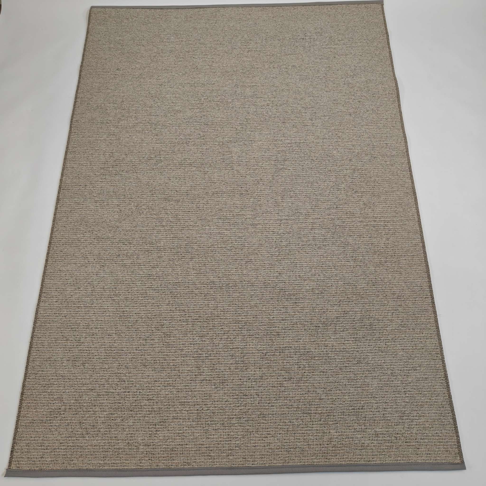 Aava Wool rug - light gray