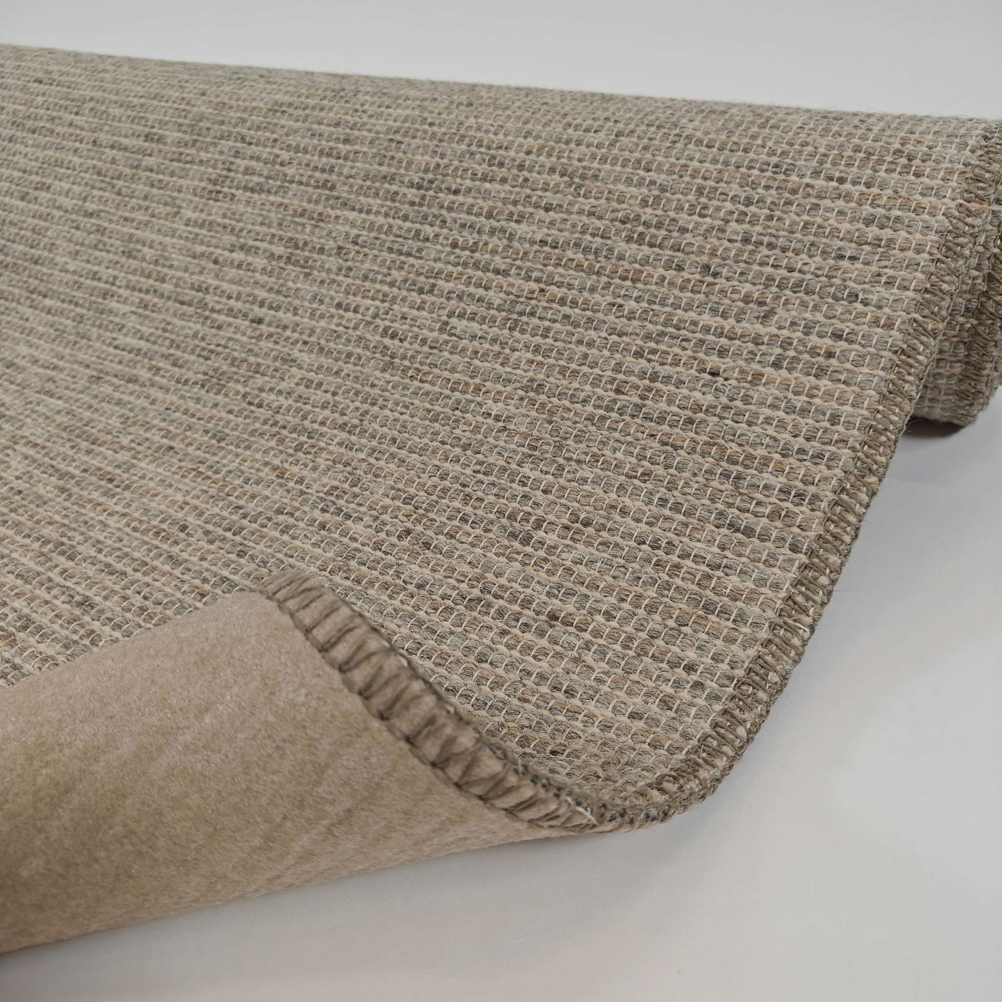 Aava Wool rug - light gray