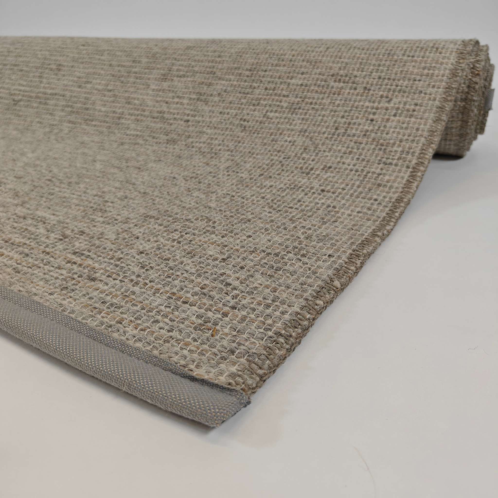 Aava Wool rug - light gray