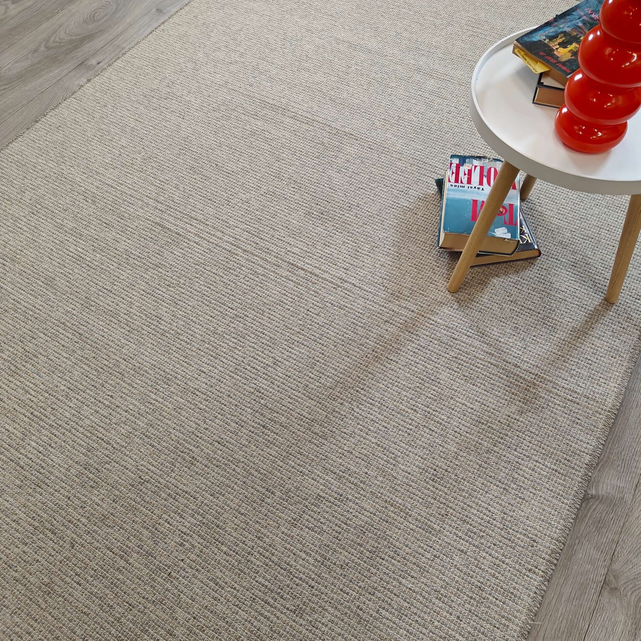Aava Wool rug - light gray