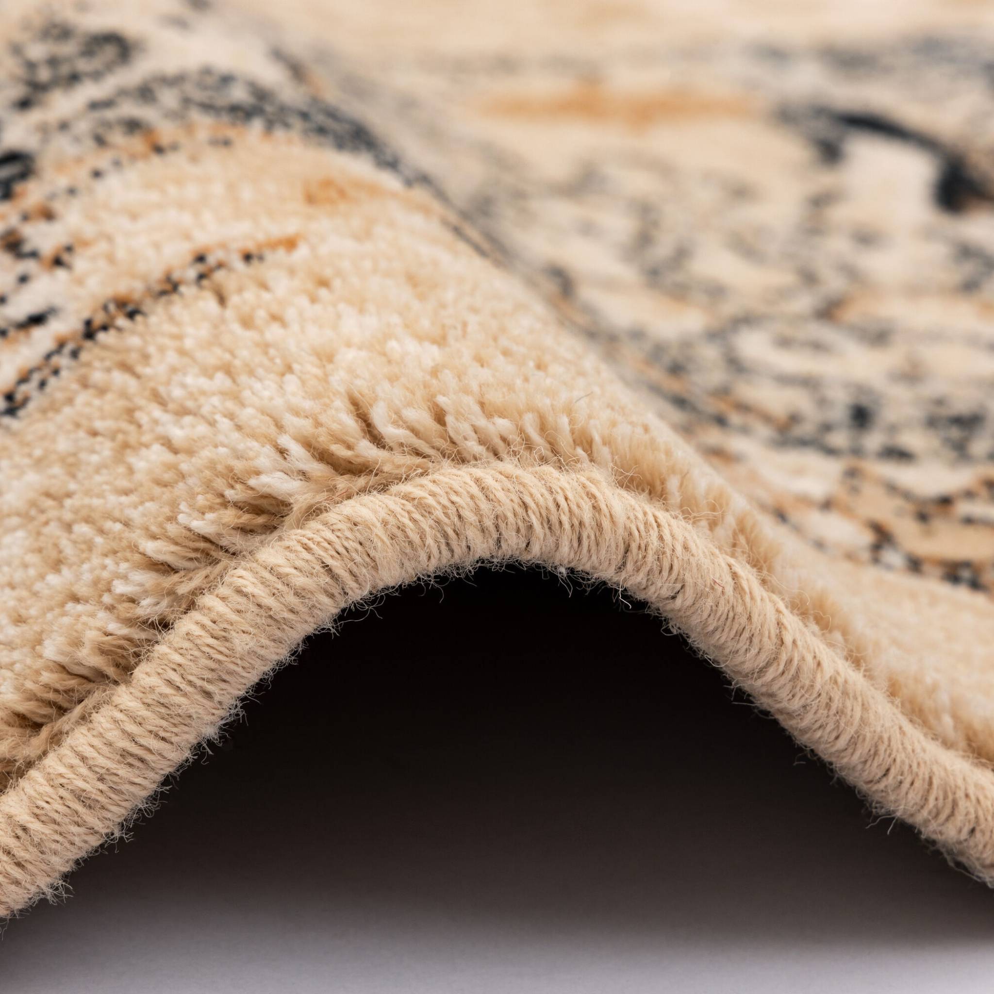 Brenda oriental wool rug - beige