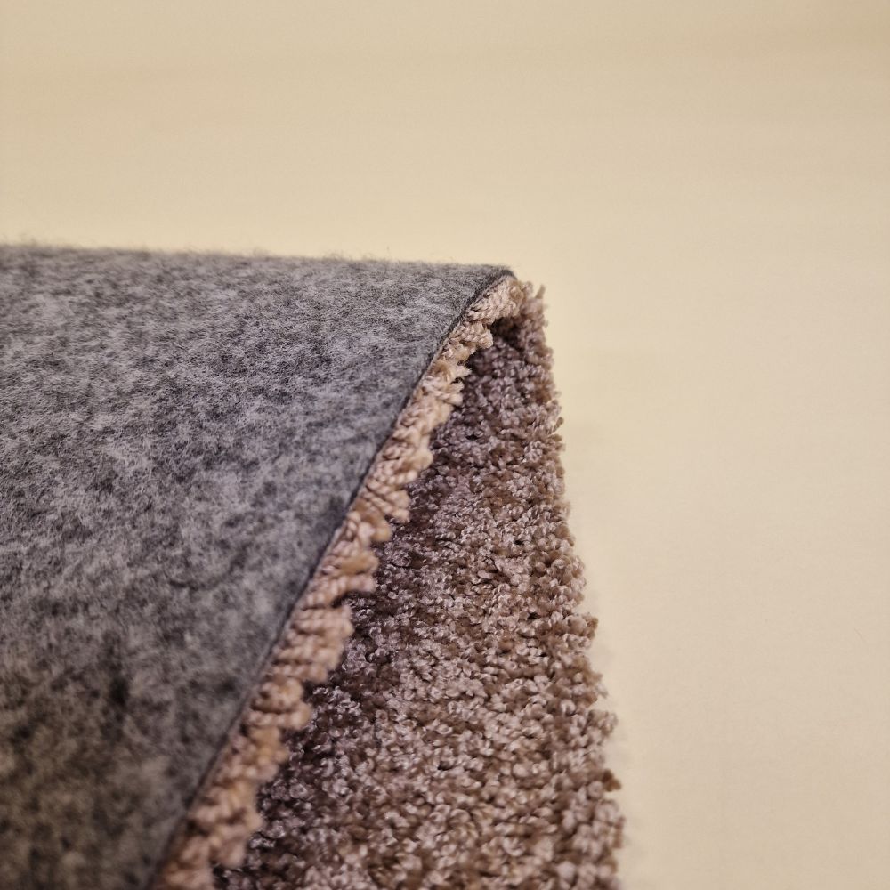 Cozy lyhytnukkainen matto - mocca.