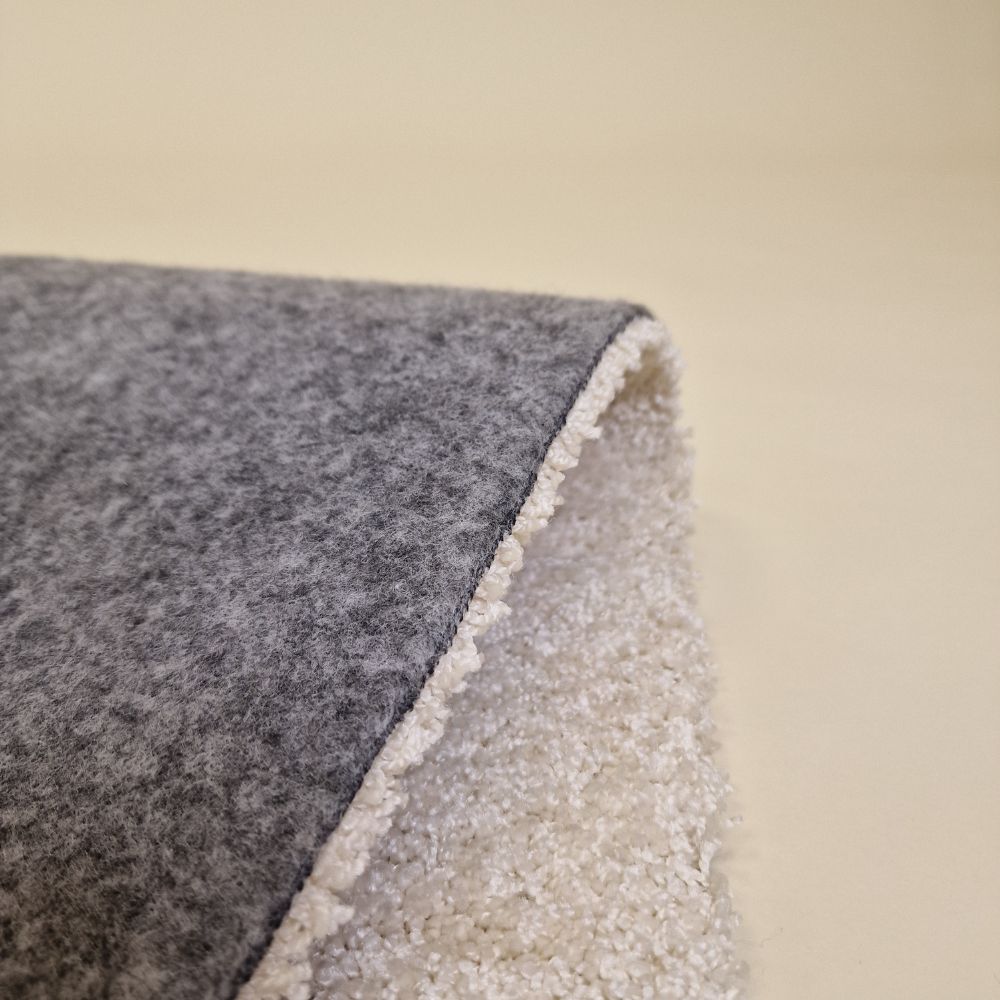 Cozy lyhytnukkainen matto - valkoinen.