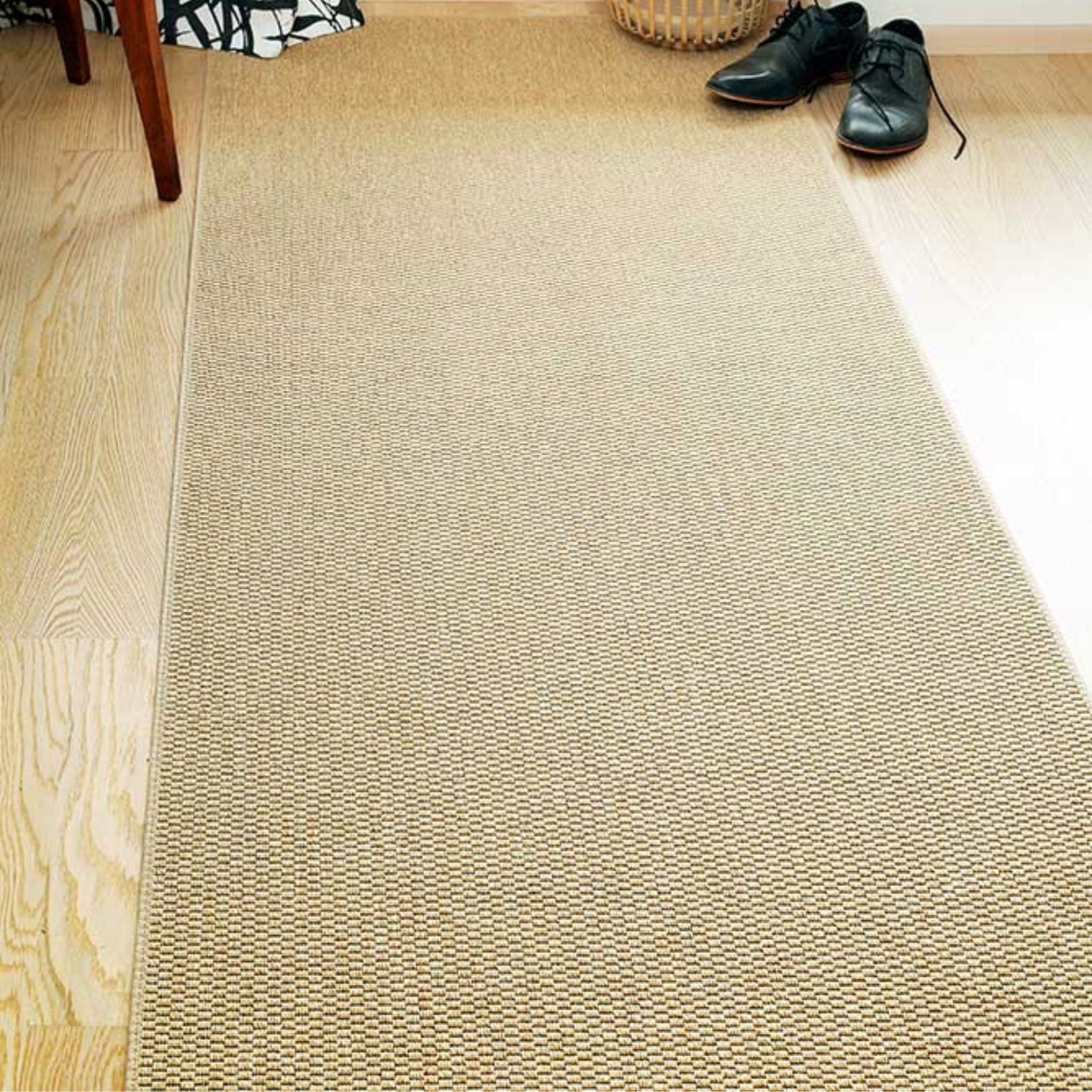 Narma BONO sileäksi kudottu matto - beige.