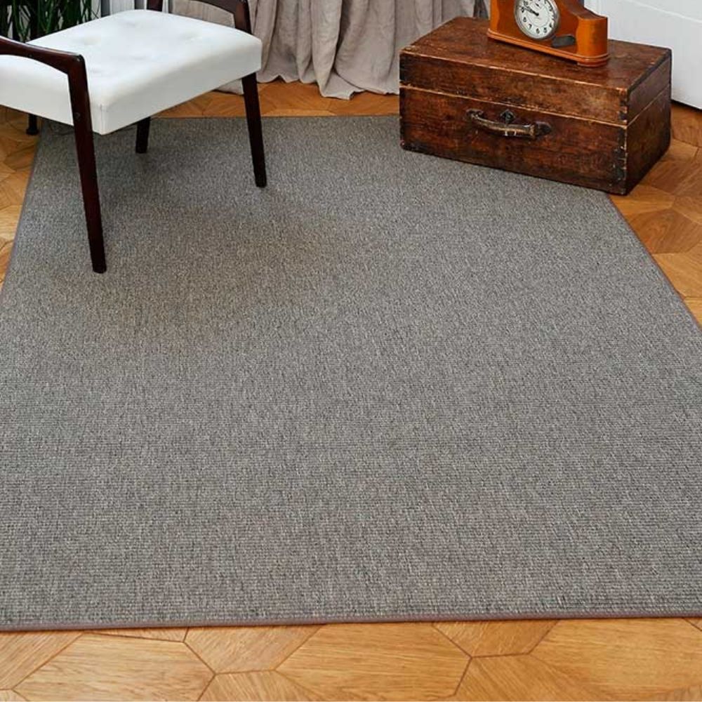 Narma CREDO sileäksi kudottu matto - ruskea