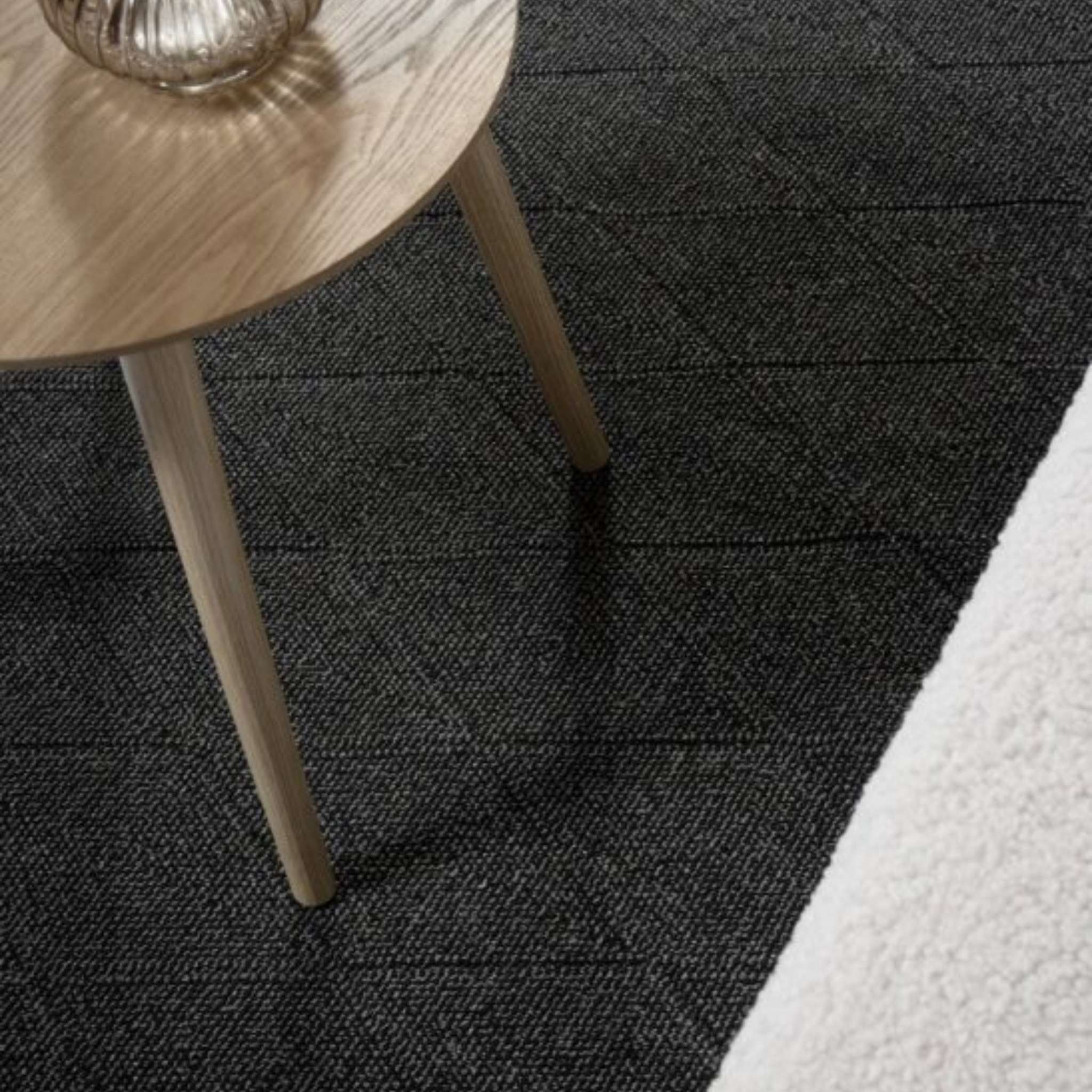 Polar kumipohjainen matto - Musta