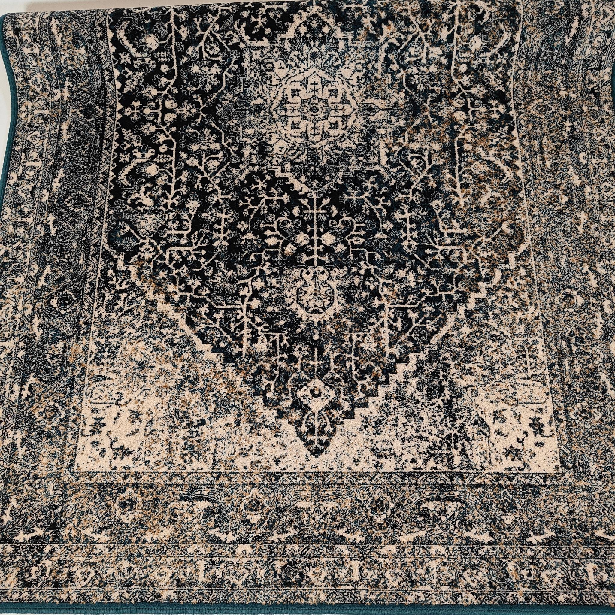 Torena Oriental Wool rug - green