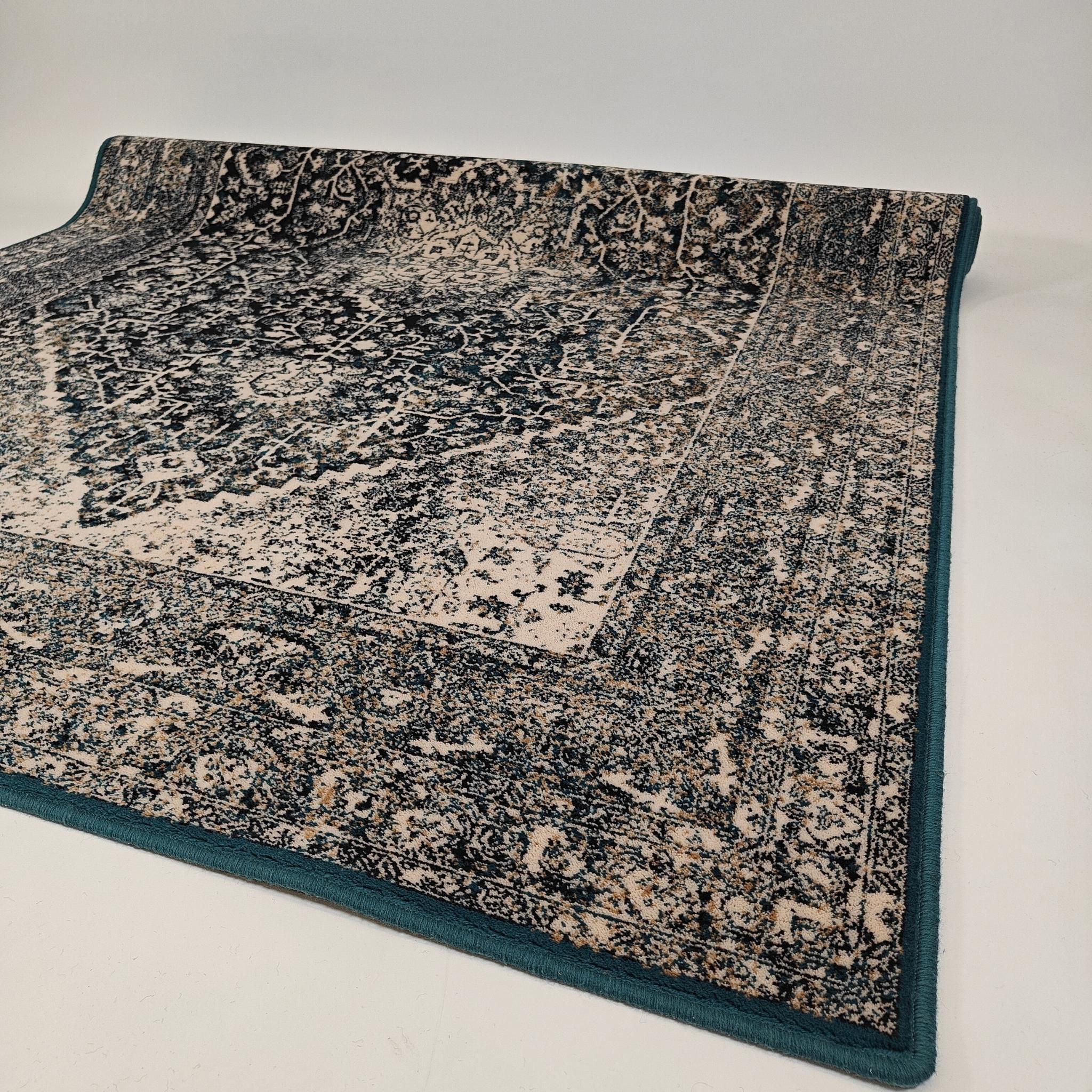 Torena Oriental Wool rug - green