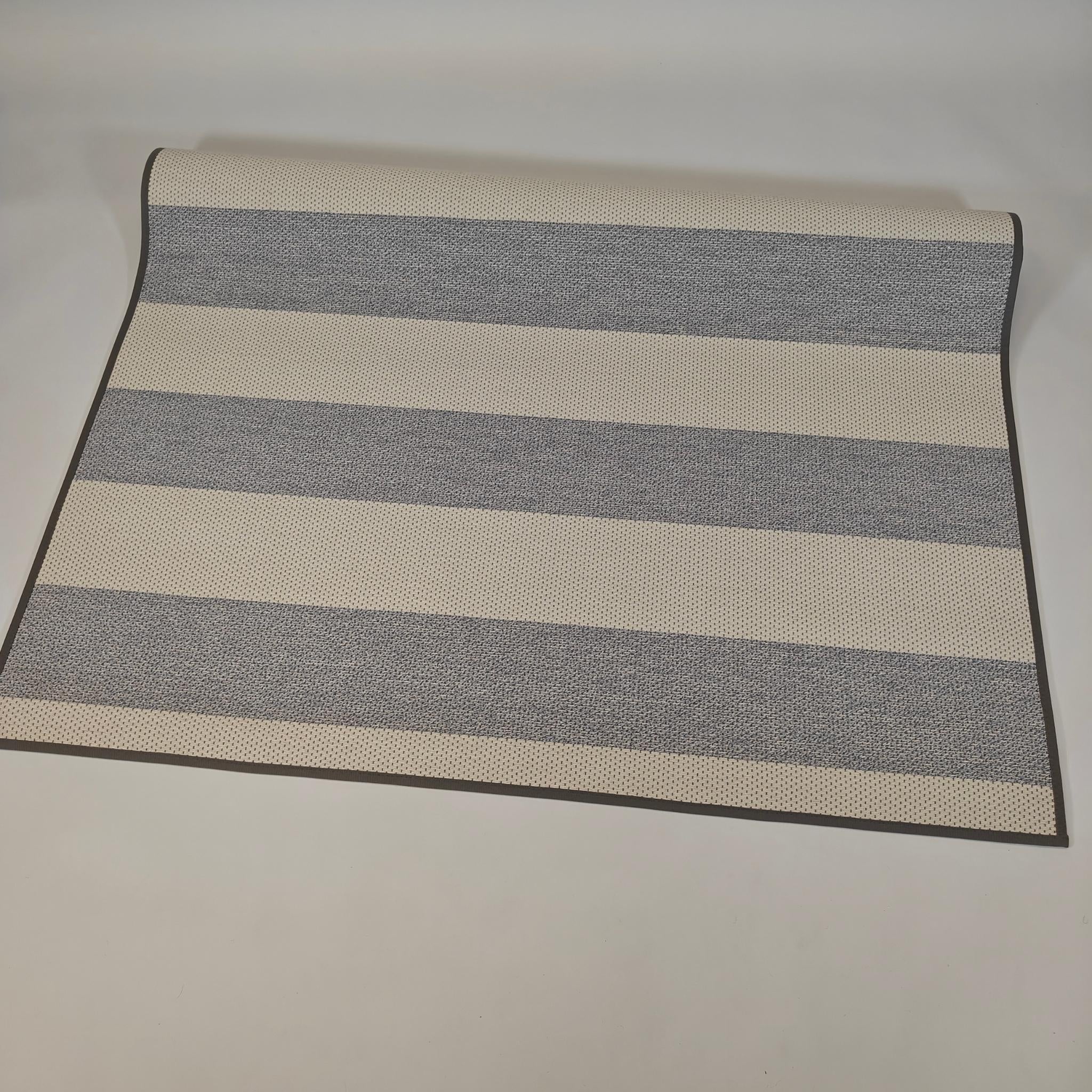 VM Carpet Viiva matto 160x230 cm - harmaa/valkoinen
