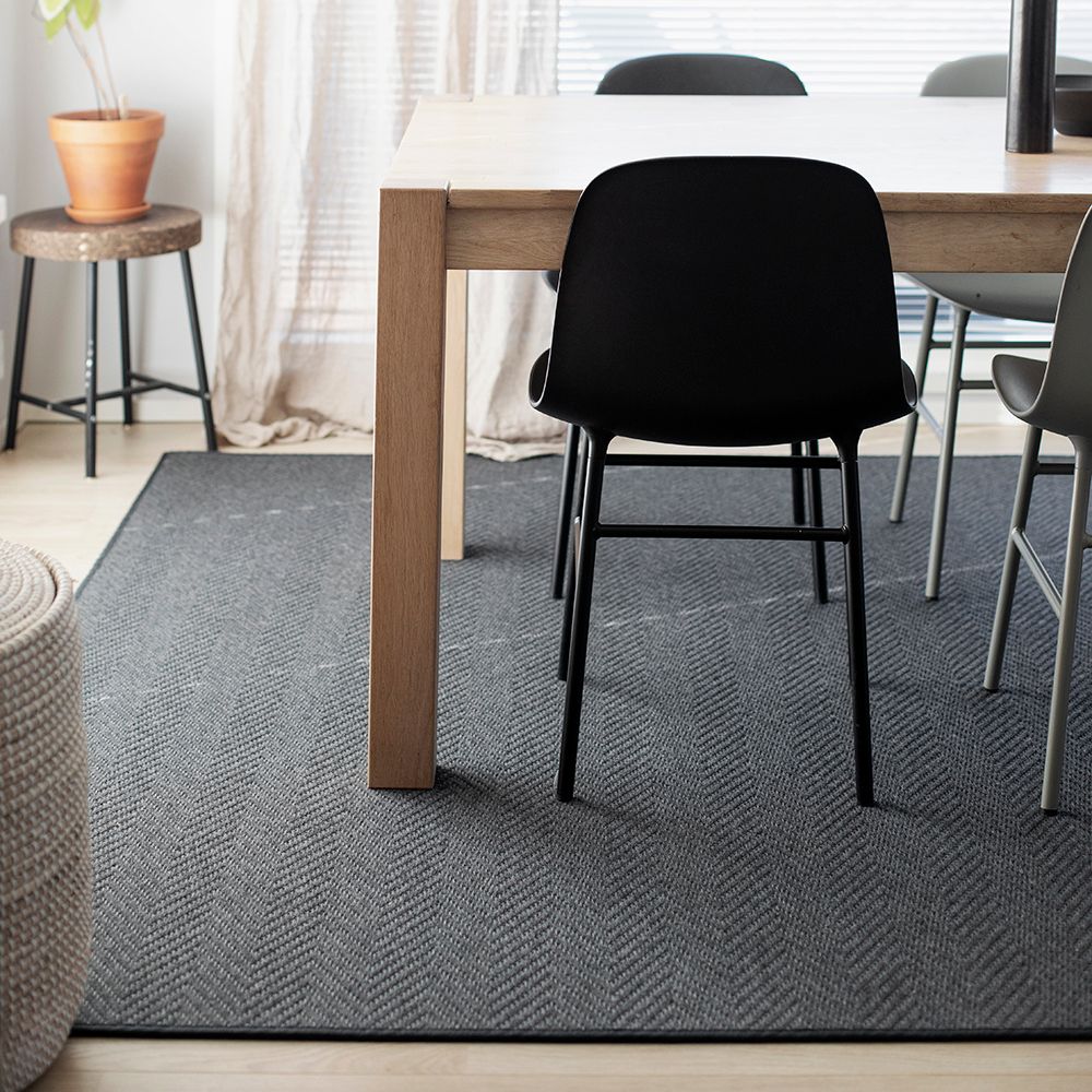 VM Carpet Elsa matto, omalla mitalla - 79 musta