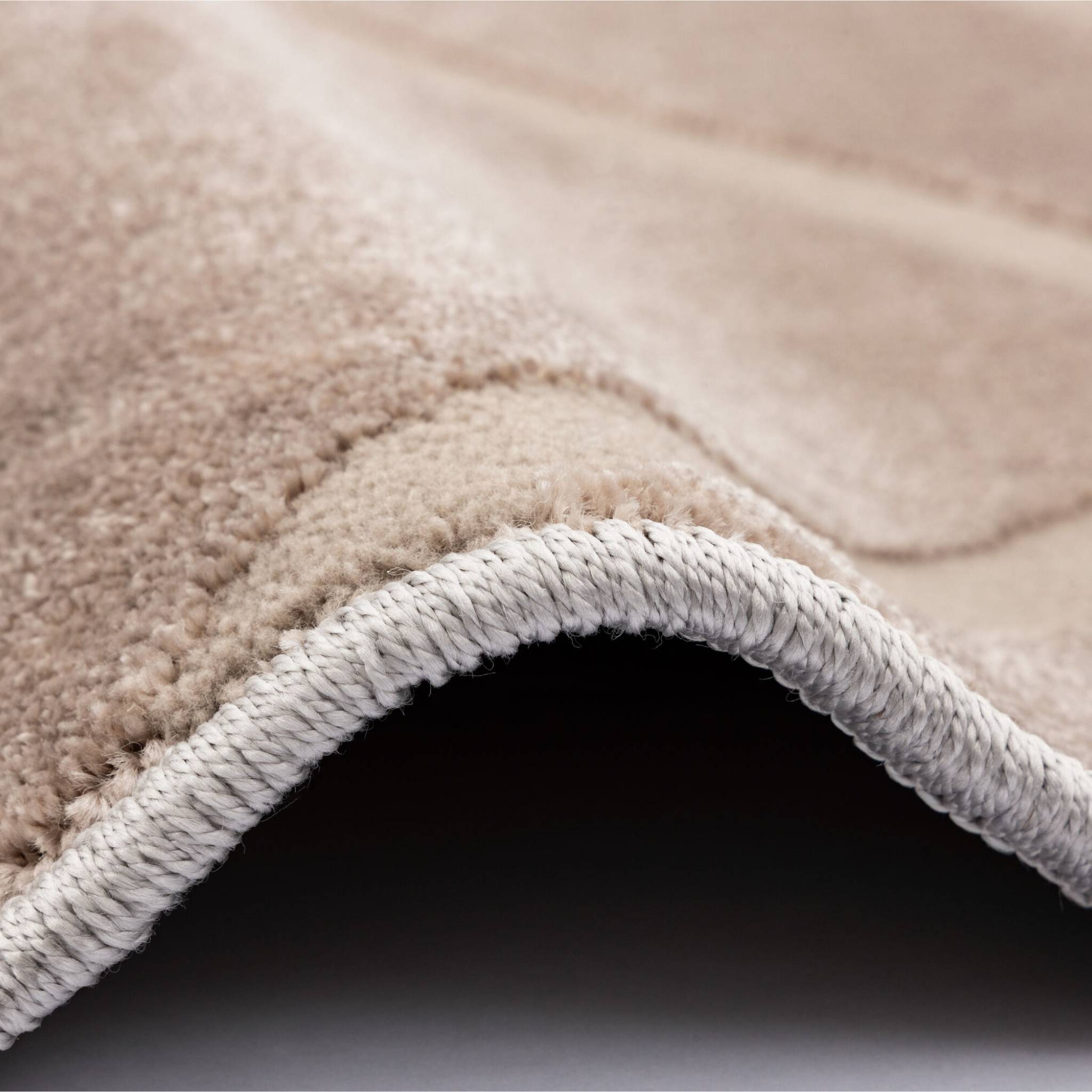 Ariela low pile rug - beige