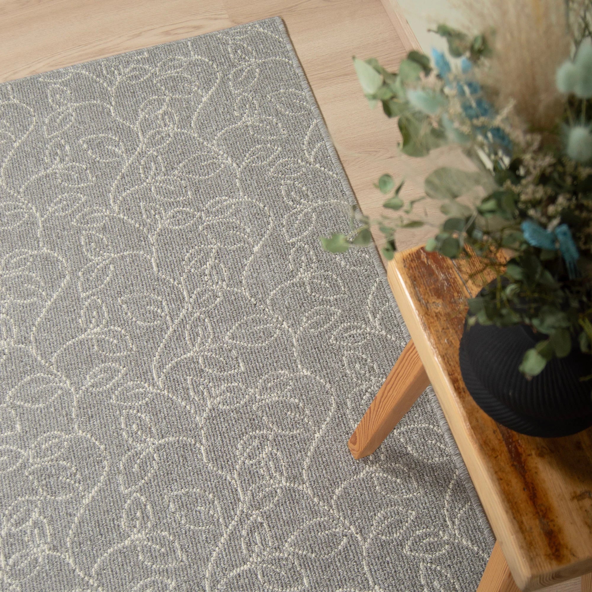 Belinda Runner rug roll - light gray