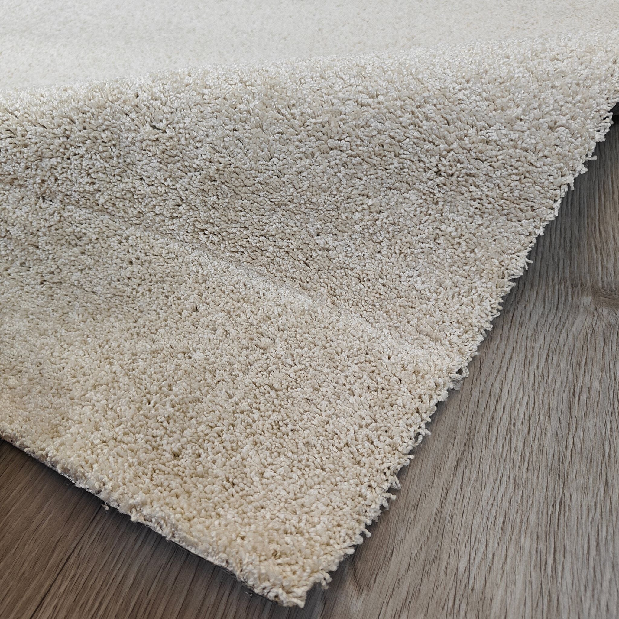 Cozy lyhytnukkainen matto - valkoinen