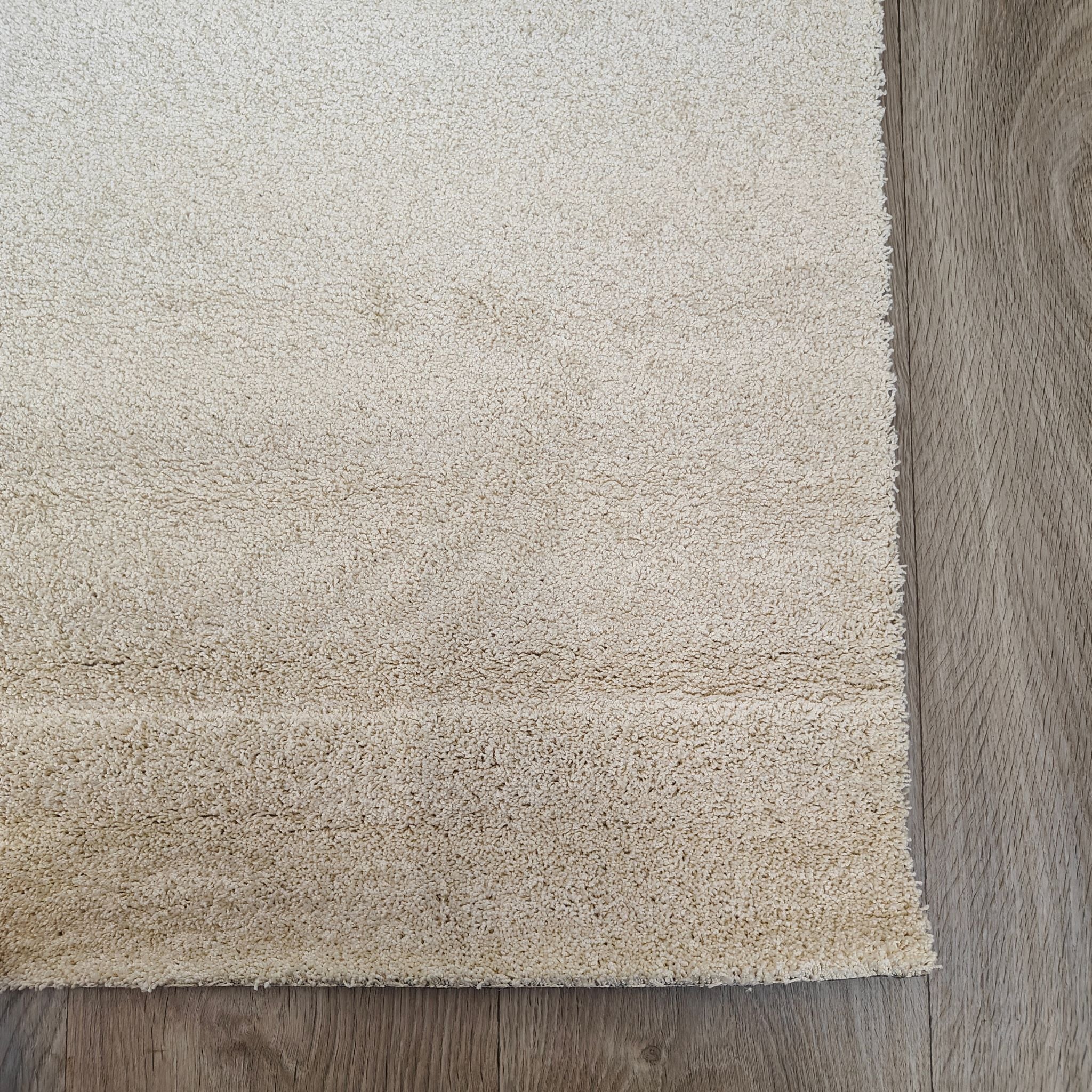 Cozy lyhytnukkainen matto - valkoinen