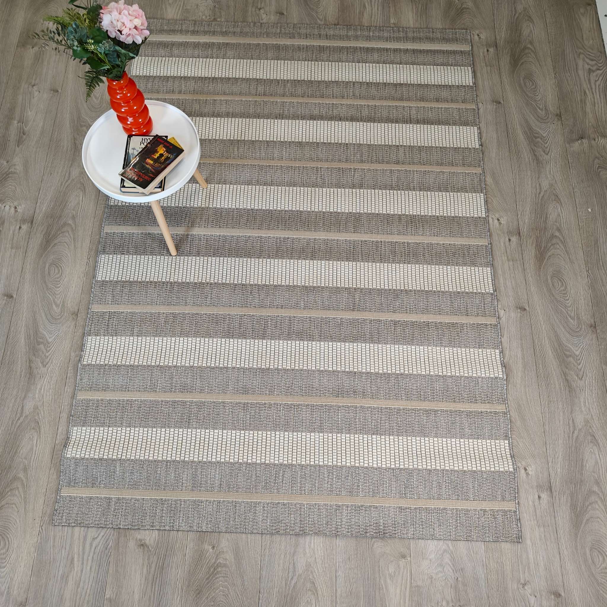 Juova sileäksi kudottu matto - vaaleanharmaa-beige