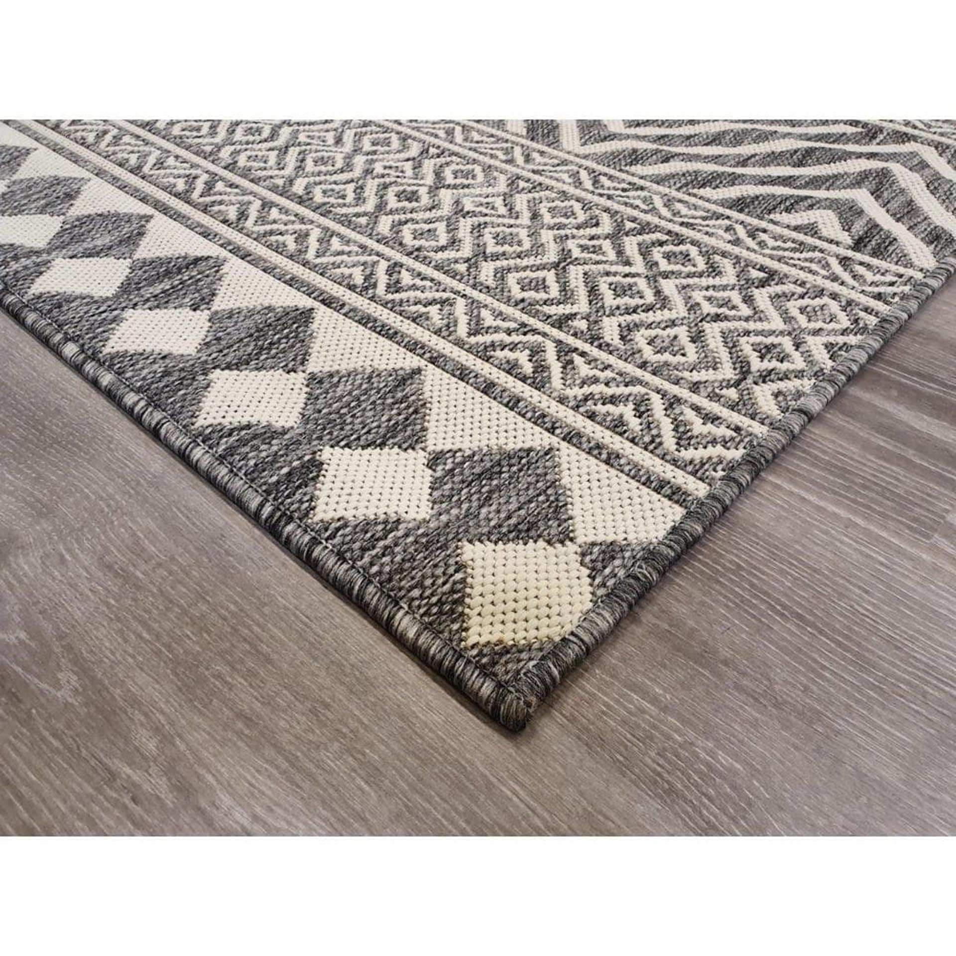 Layla matto - Vaalea harmaa.