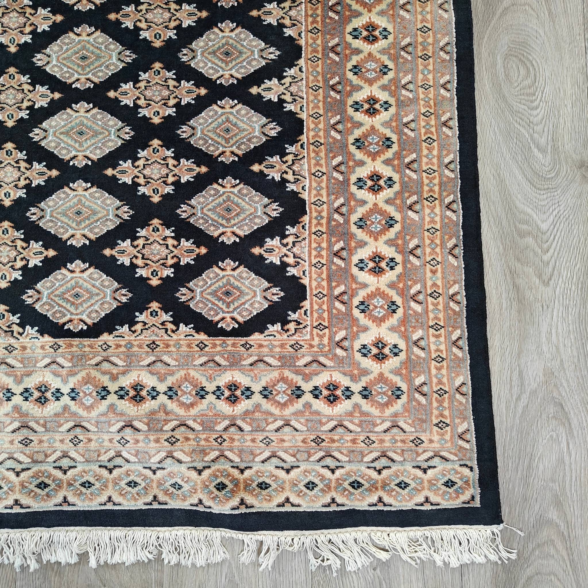 Pakistani wool rug – black – 169x249 cm