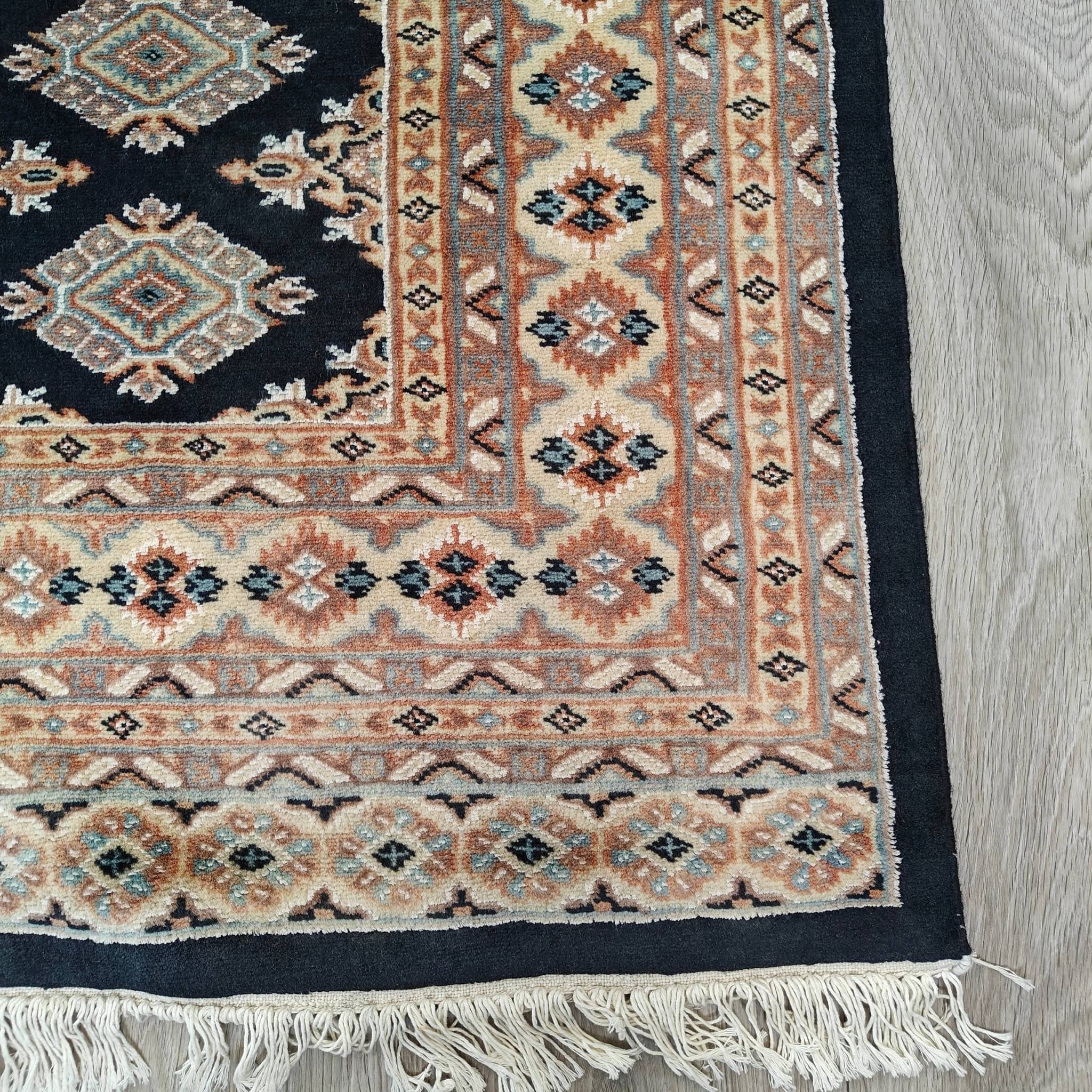 Pakistani wool rug – black – 169x249 cm