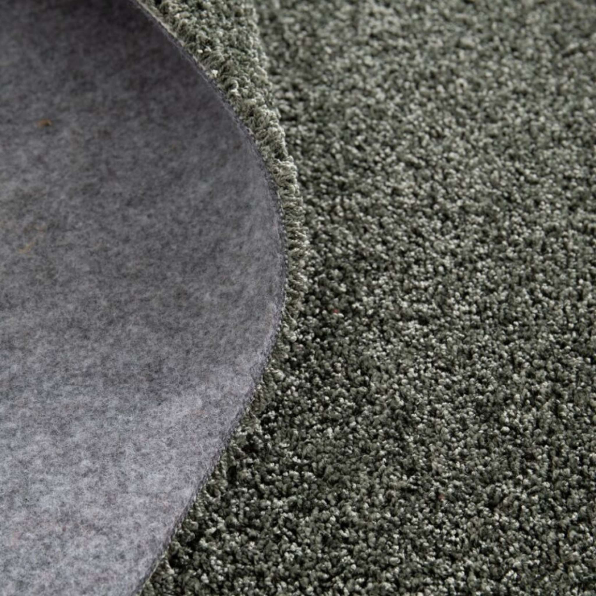 Serena Pile rug - green