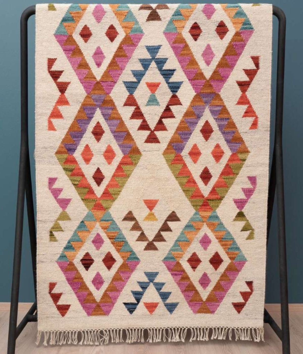 Villamatto värikkäänä