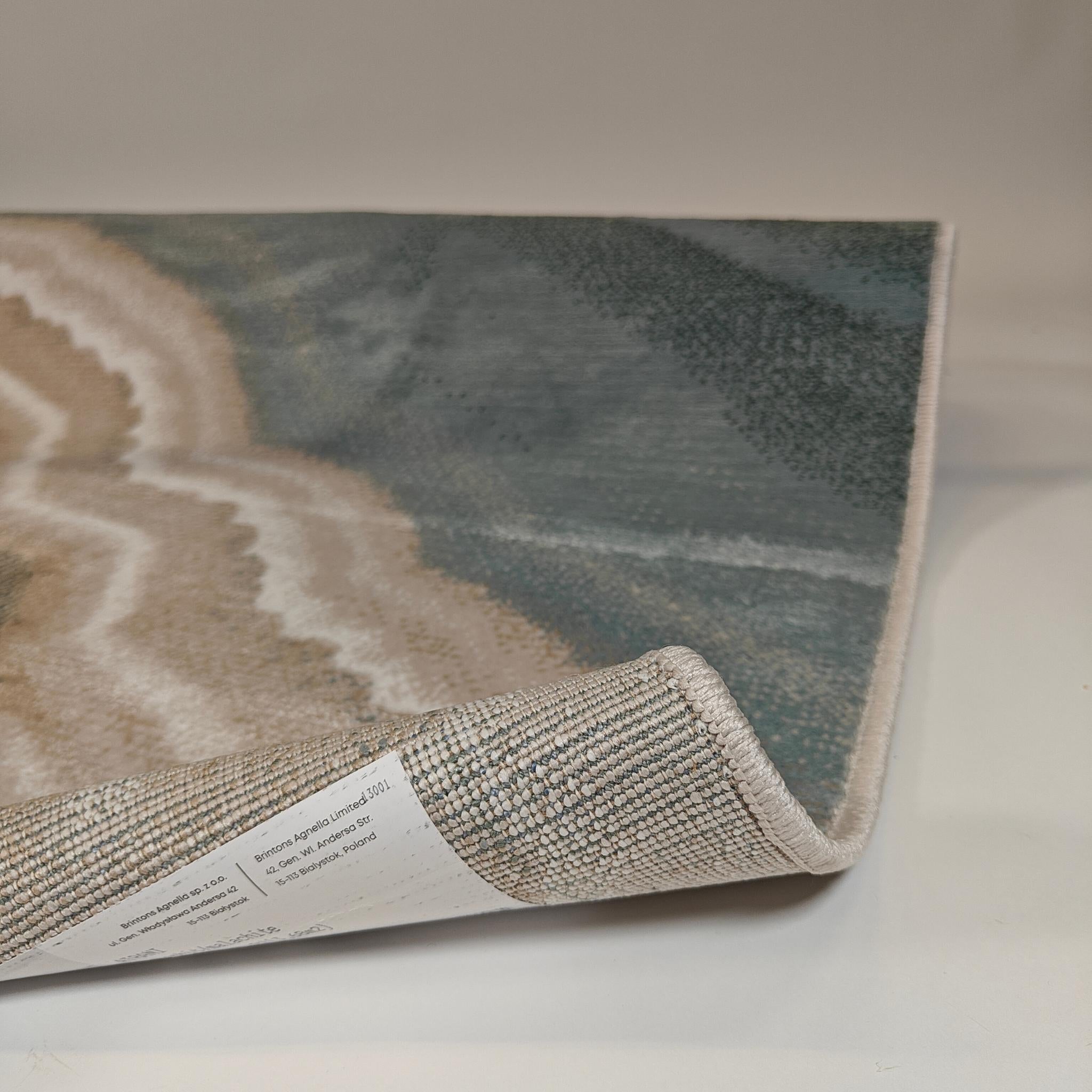 Atrani low pile Rug - Green / beige - white