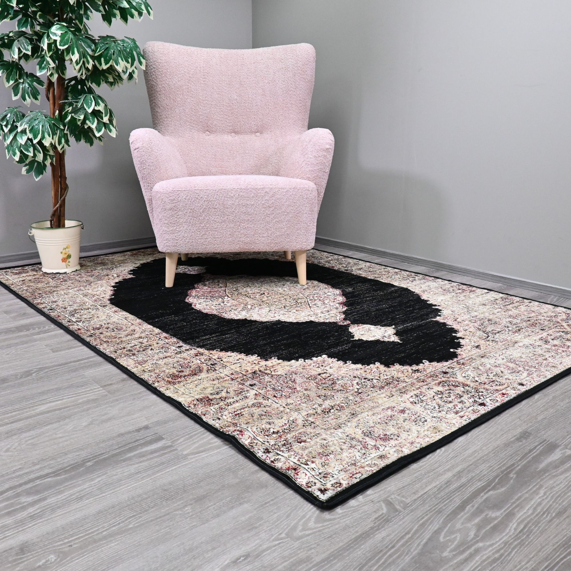 Madelyn viskoosimatto - musta.