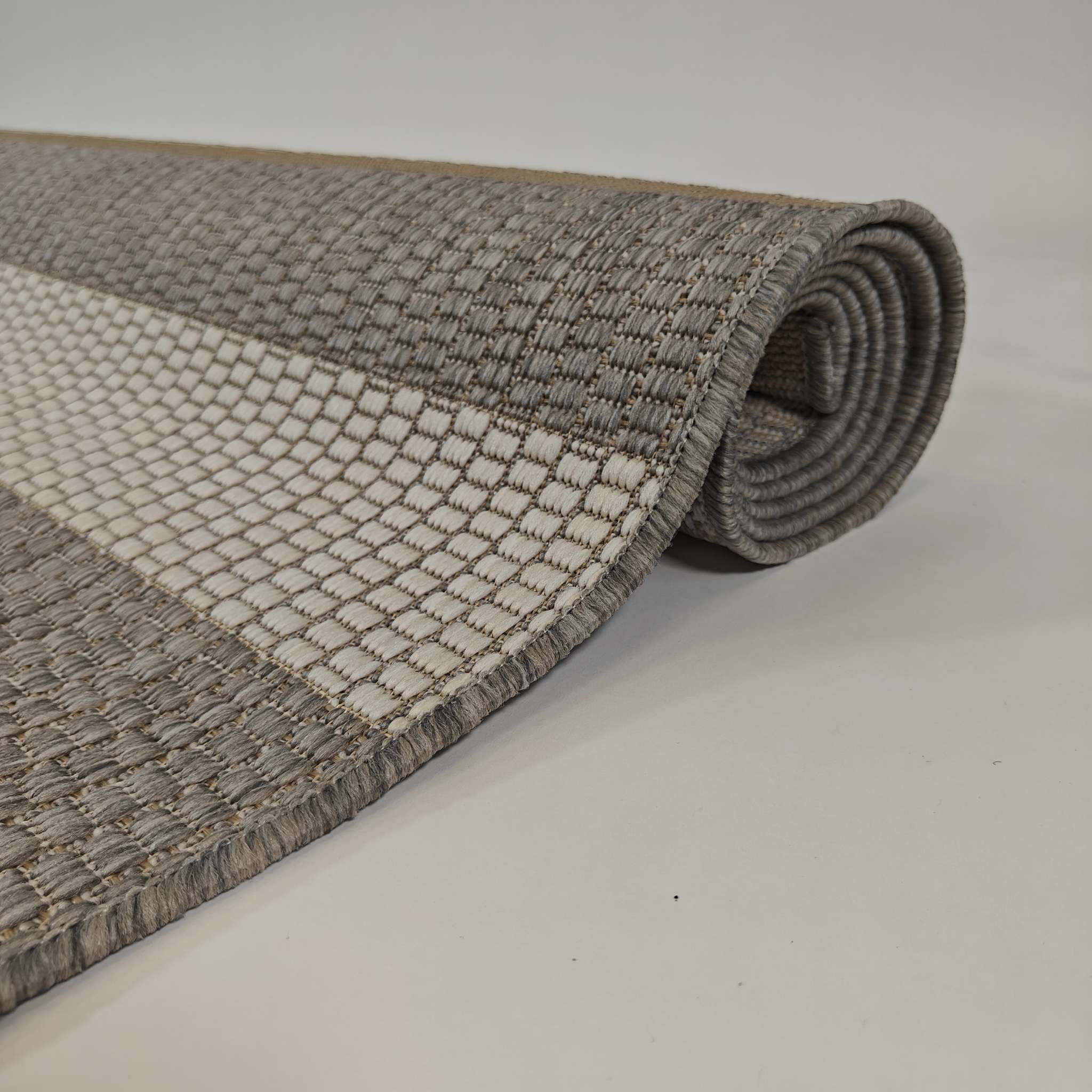 Juova sileäksi kudottu matto - vaaleanharmaa-beige