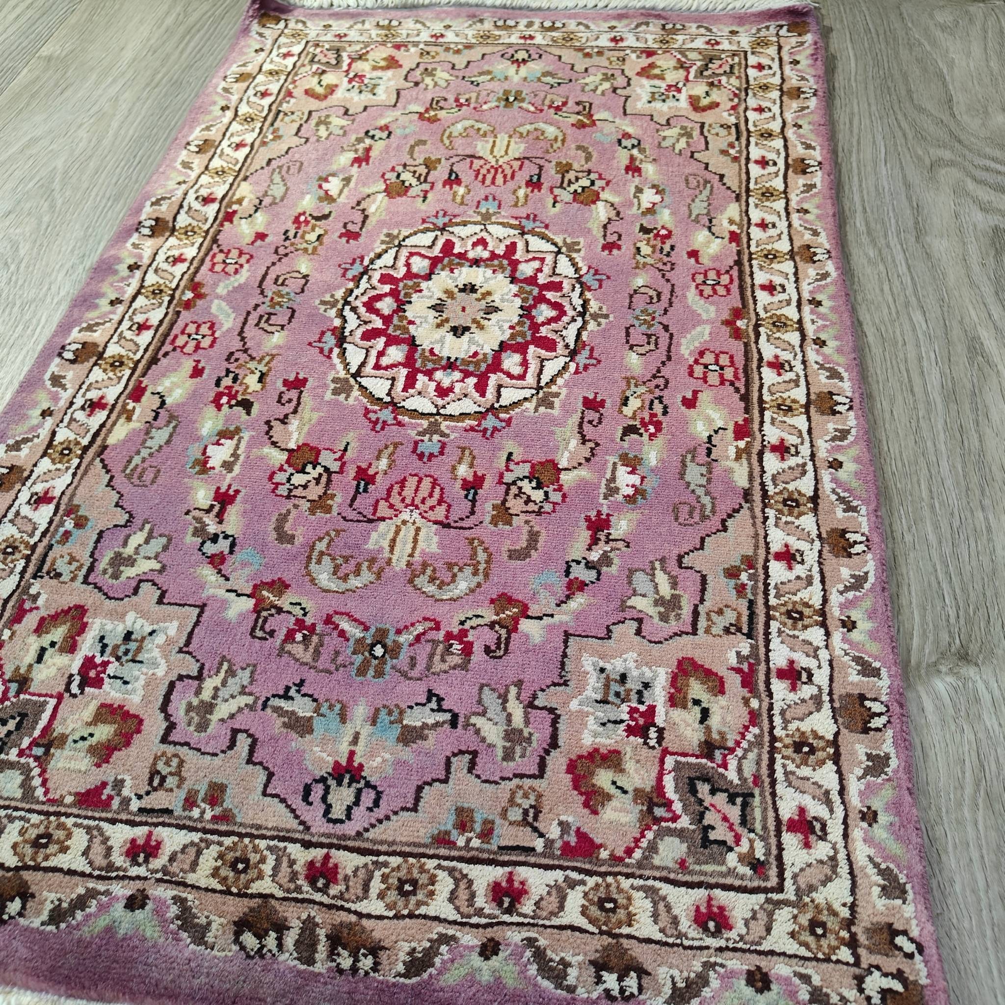 Pakistan Kashan- roosa - 58x95cm